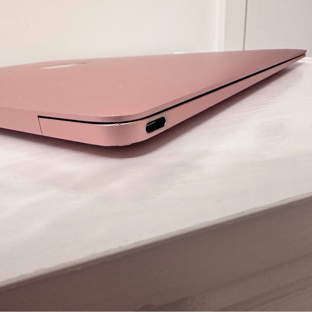 Apple MacBook in Rose with Accessories - Picture 12 of 16